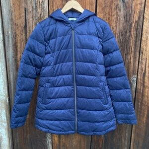 Garnet Hill Dark Blue Puffer Down Coat with hood. Zipper front size 6 NWOT